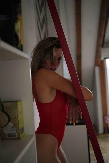 Full leaked Ellie land and private photo