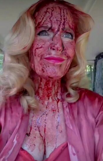 Full leaked Gillian anderson private photo