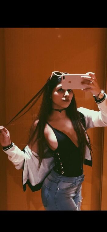 Giuli Lourdes
