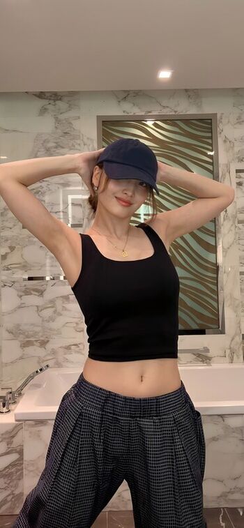Full leaked Hirai momo private photo