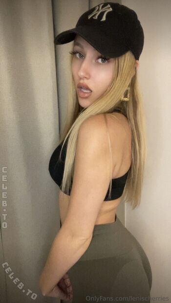 Full leaked Lenischerries private photo