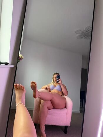 Full leaked Mommymewtwo private photo