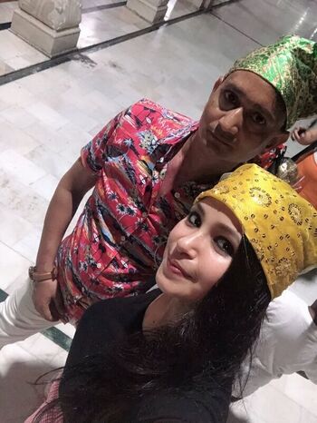 Full leaked Santoor mom rachna private photo