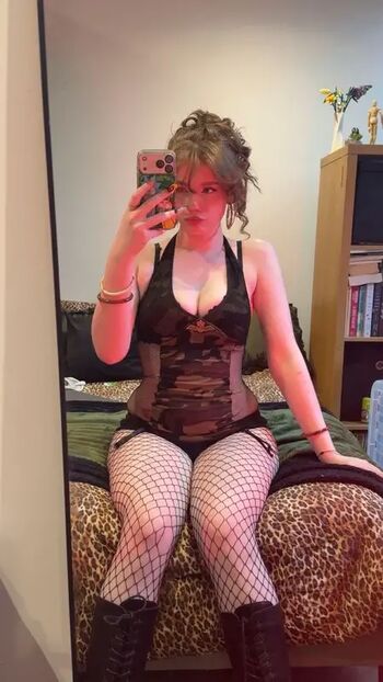 Full leaked Spicyfeet private photo
