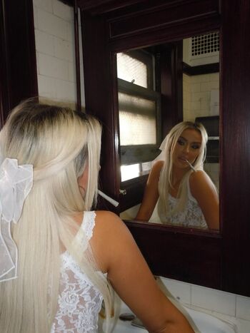 Full leaked Tana mongeau private photo