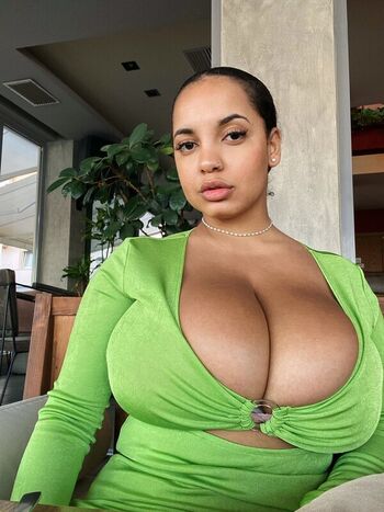 Full leaked Thegirlinred page private photo