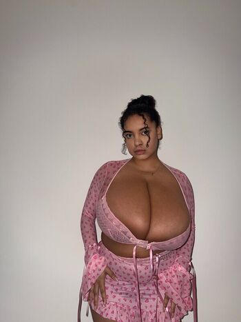 Full leaked Thegirlinred page private photo