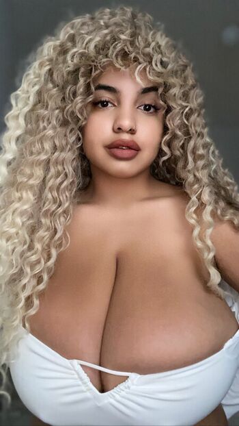 Full leaked Thegirlinred page private photo