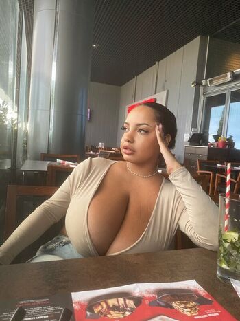 Full leaked Thegirlinred page private photo