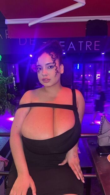 Full leaked Thegirlinred page private photo