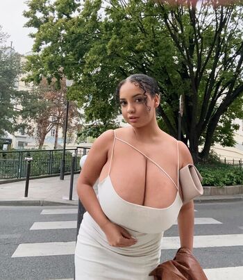 Full leaked Thegirlinred private photo