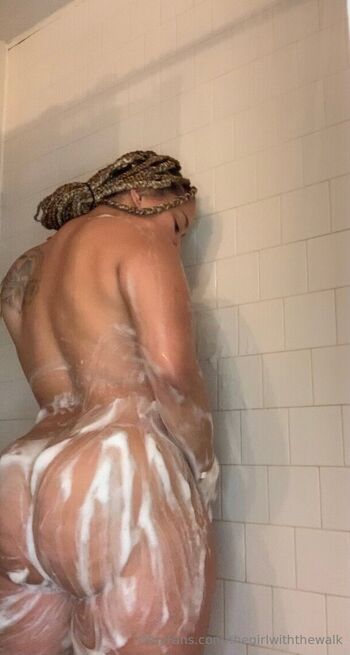 Full leaked Thegirlwiththewalk private photo