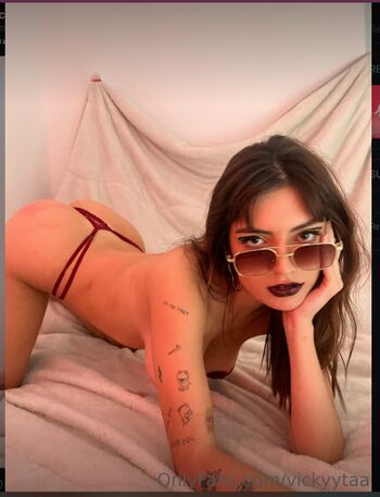 Full leaked Vicky charlon private photo
