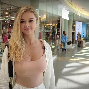 Full leaked Who is this private onlyfans photo